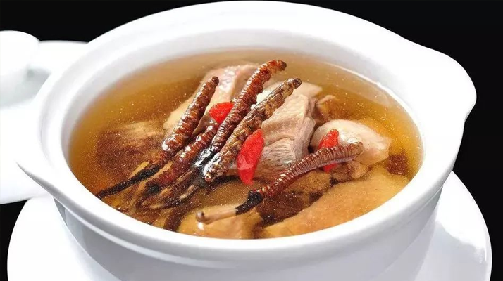 冬蟲夏草煲湯的最佳季節(jié)，喝對事半功倍