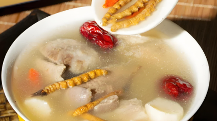 吃鮮冬蟲(chóng)夏草會(huì)臉過(guò)敏嗎？