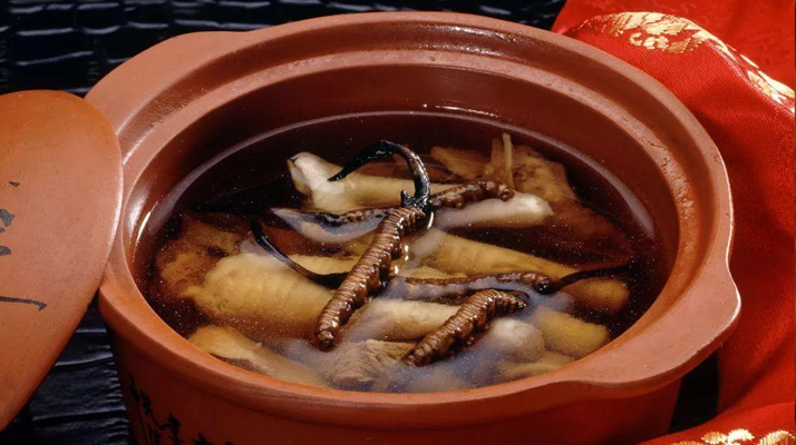 糖尿病可服用冬蟲(chóng)夏草嗎？科學(xué)解析其調(diào)理價(jià)值與注意事項(xiàng)